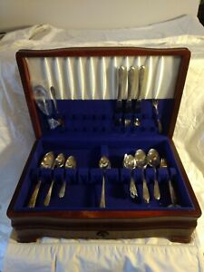 Wm Rogers Mfg Co Extra Pure Silver Plate Two Tier Case Blue Velvet 35 Pieces