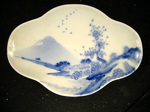 Antique Japanese Late Meiji Era C 1910 Imari Ceramic Dish Scenic