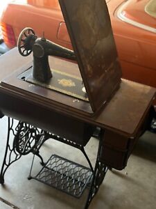 Antique The Standard Sewing Machine With Wooden Table 1800 S Sewing Table Singer