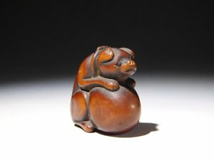Fine Carving Puppy Dog Boxwood Netsuke Edo Original Netsuke Inro Antique