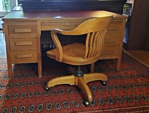 Classic Solid Oak Bankers Desk With Leather Top Tilt Swivel Desk Chair