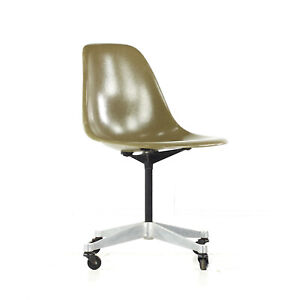 Charles And Ray Eames For Herman Miller Mid Century Wheeled Shell Chair