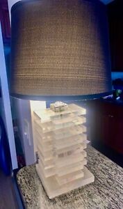 Great Mid Century Modern Lucite Table Lamp