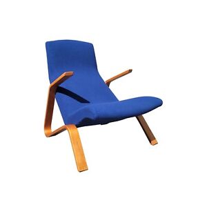 An Early Mid Century Modern Eero Saarinen Grasshopper Chair For Knoll