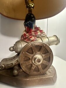 Vintage Colonial American Flag Canon Stars Stripes Lamp With Shade Rare Plasto