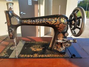 Antique 1901 Singer Treadle Sewing Machine In Cabinet Attachments Included 