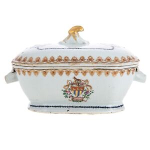18th Century Qianlong Chinese Export Armorial Martin Covered Tureen 8 Inches