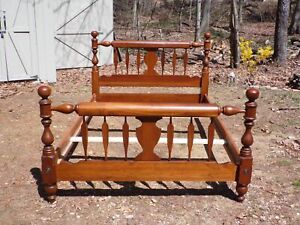 Vintage Harden Furniture Double Full Size Solid Cherry Cannonball Bed