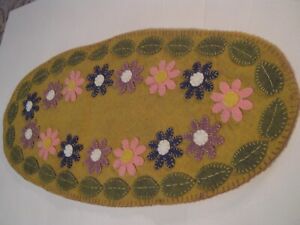 Primitive Wool Applique Spring Daisy Leaves Long Oval Penny Rug Table Runner