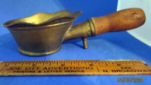 Antique Chinese Brass Bronze Metal Coal Silk Iron Wood Handle Scalloped Rim Euc