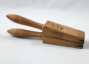 Antique Farmhouse Primitive Wooden Hinged Garlic Or Lemon Press Hand Tool