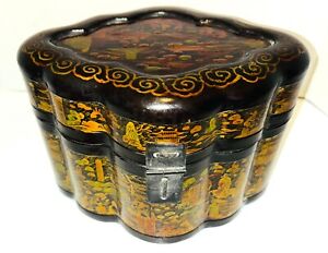 Antique Oriental Lacquer Box With A Motif Of Scholars In A Garden 