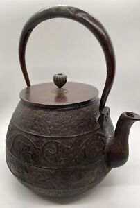 Antique Japanese Cast Iron Teapot Kettle Signed Ryubundo Inlaid Silver Flowers