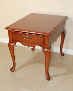 Thomasville Furniture Cherry Accent End Table Traditional Style 21 