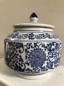 Jaidwefj Vintage Hand Painted Blue White Porcelain China Vase Ming Style