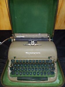 Mcm Vintage 1950 S Remington Quiet Riter Green Keys Typewriter Case Working