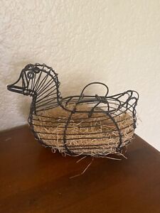 Rustic Farmhouse Wire Egg Basket Duck Nesting Hen Rooster Shaped Primitive