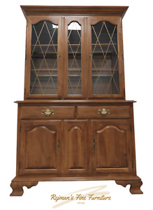 Ethan Allen Nutmeg Maple Leaded Glass Lighted China Cabinet