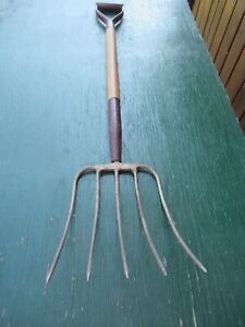 Antique 5 Prong Hay Pitch Fork 45 Handle Original Country Decor 