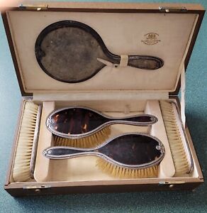 Antique Sterling Silver Goldsmith Silversmith Co Ltd London Grooming Set 