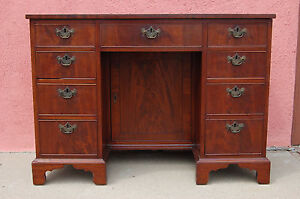 Antique American Mahogany Kneehole Desk With Poplar Secondary Wood Late 1700s 