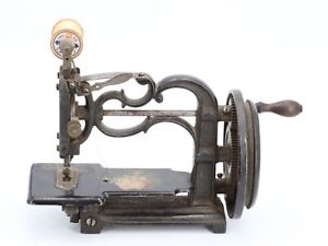 1860 S Hand Cranked Chainstitch Sewing Machine Charles Raymond J G Folsom 