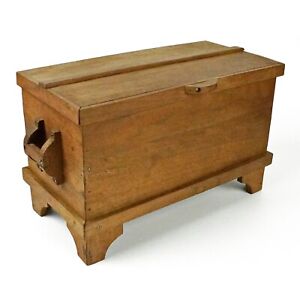 Vintage Handmade Wood Lidded Ditty Box