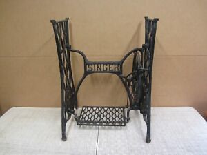 Vtg Antique Pre 1920s Singer Treadle Sewing Machine Cast Iron Table Base Legs