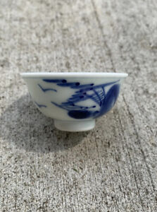 Japanese Porcelain Sake Cup Blue Design White Guinomi Ochoko Vtg