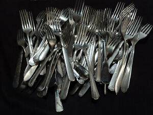 Silverplate Flatware Lot Of 100 Badly Worn Dinner Grille Forks Craft Use