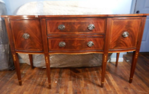 Serpentine Front Banded Mahogany Sideboard Bellflower String Inlays