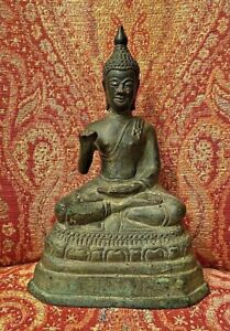 Vintage Thai Patinated Bronze Seated Buddha Figure