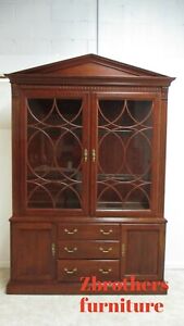 Ethan Allen Regents Part Neo Classical China Cabinet Hutch Breakfront Display