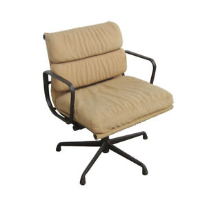 Vintage Herman Miller Eames Executive Soft Pad Chair Mr14272 