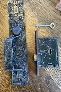 Antique Vintage Reading Windsor Iron Aesthetic Thumb Latch Pull Handle Lock Key