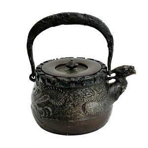 Ryubondo Japanese Iron Dragon Teapot Tetsubin Ryukodo Morioka Meiji Period