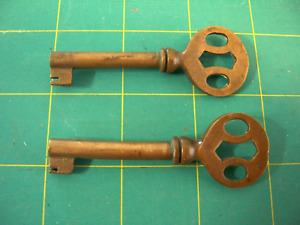 Lot Of 2 Antique Ornate Brass Barrel Keys Victrola Cabinet Keys 