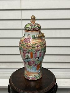 Antique Chinese Rose Medallion Hand Painted Enamel Vase Urn