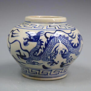 Exquisite Chinese Blue And White Porcelain Dragon And Phoenix Patterned Jar Pot