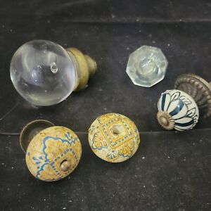 Antique Vtg Hand Painted Porcelain Knobs Pulls Glass Door Drawer Lot Brass Mv