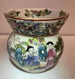 Chinese Famille Rose Porcelain Vase Spittoon Qianlong Mark Figural Court Scene