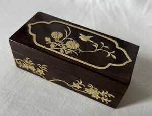 Vintage Chinese Wooden Box Porcelain Type Decoration Small Marked Yue Hwa