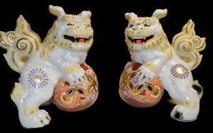 Pair Of Foo Dogs Vintage Showa Kutani Porcelain Hand Painted 14 K Gold Gilded