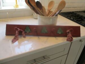 Christmas Design Wood Peg Coat Rack Decorated With Trees 