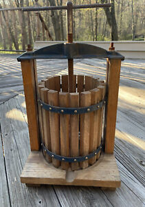 Vintage Wooden Working Fruit Grape Wine Cider Press Cast Iron Wood 13 Wide