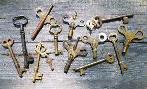 13 Antique Brass Skeleton Keys Vintage Door Lock Clock Toy Key Lot
