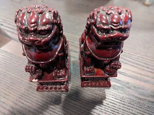 Pair Of Resin Chinese Foo Dogs Temple Guardian Lions 4 1 2 Tall Small Chip