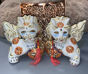 2 Japanese Kutani Foo Dog Statues Gilt Moriage Porcelain Shishi Guardian Lions