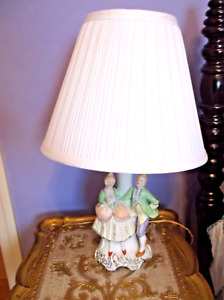Vintage Bisque Colonial Couple Boudoir Lamp