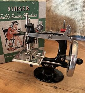 1900 S Singer Antique Singer Model 20 Sewhandy Child S Toy Sewing Machine W Box